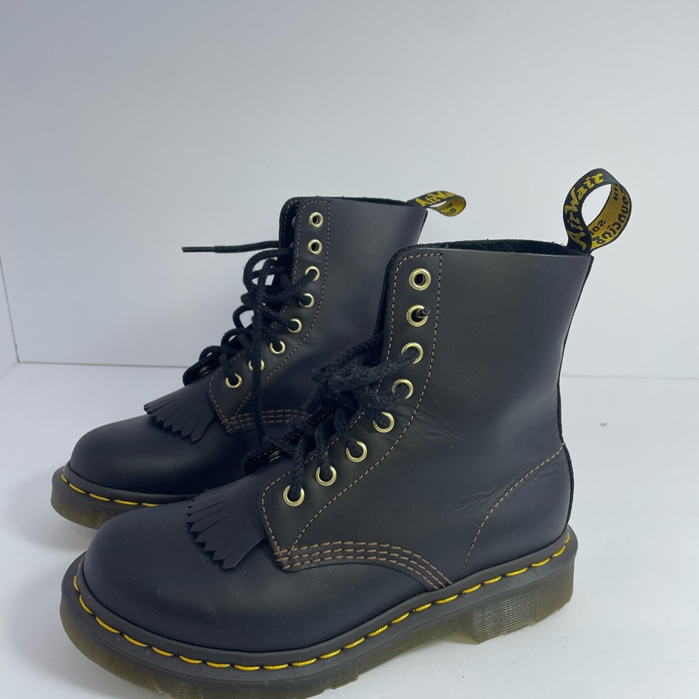 NWOT Dr. Marten’s Boots Size 6